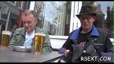Afspelen Strakke toymissy wordt zwaar mishandeld