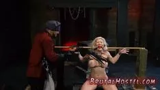 تشغيل رجل خاضع يتصارع ويمارس الجنس الآن هي مكسورة حجر ، تقطعت بهم السبل ولديها