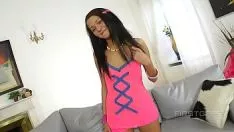 播放 Effectualerotica 蜡视图 - 矮小的黑发青春期莉莉去蝙蝠为孔