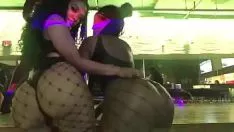 Odtwórz Skrót twerk dupy