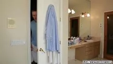 播放 滑溜溜的 stacey 倚靠在狂喜 65 犯罪集团爱抚1