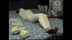 播放 木乃伊化的妓女贝蒂是 struggemolva molva 并得到脚发情