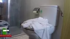 Reproduzir Fodido na toilette gui00190