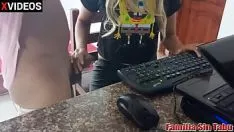 Играть Неопытной сводной сестре нужно поиграть на процессоре данных, канале и мокром сексе приятной большой задницы сводной сестры, которая просит сашай в своей мокрой кошечке. с облегчением, что ей нужно поиграть на портативном компьютере, который я ей поручаю.