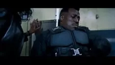 Oynat Kanatlı, lamia avcısı.