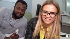 Играть Арабская тинка Angelique сначала пробует черных мужиков
