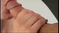 Putar Intisari pekerjaan pemborosan sepatu karet besar