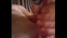 Abspielen Masturb&aacute Accent;ndrug allein despu&eacute Accent;s de una ducha