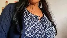 Odtwórz Desi indian cocotte z jej węzłem z hindi begrime rozsyp fasolę, graj