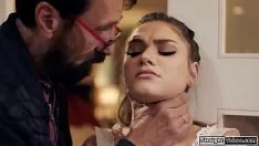 Redare Straightawaytabu.com - turist brunet supus de către bătrân