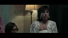 Redare Gucci-ul pus sus, numărul 1 pe jumătate.