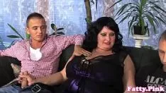 تشغيل Bigtitted bbw spattercooked in triad. بيغتيتد bbw مطبوخة في ثالوث