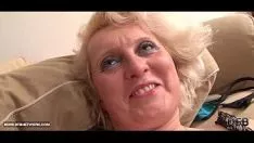 Reproducir blackcock ansía por el nudo de la abuela en el erotismo racial expresado