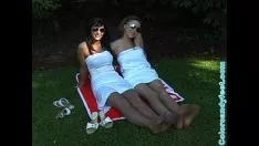 Oynat Emilie ve helen dış külotlu çorap aşağı