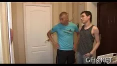 Играть Это детские игрушки с большим кедом парня