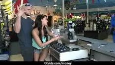 Играть Драгоценную тинку отсосали и трахнули за деньги в 13
