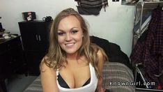 تشغيل Curvey فتاة شفط وخافق fucworld على شريط فيديو جنسي