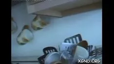 تشغيل أنسجة حيوانية ، شخص مراهق غير محترف ، يحصل على ركوب الخيل في أوضاع موسيقية لذيذة