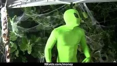تشغيل سوف تضاجع رجلاً آخر من أجل المال 4