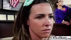 Abspielen Slattern Power Missy (Ariella Danica) mit Bigtits Spang ausgedrückt mov-04