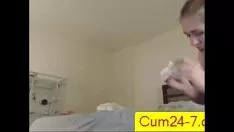 Играть Профессиональная дрочка cum24-7.com