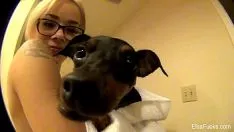 Jouer La salopette Elsa accueille son minou