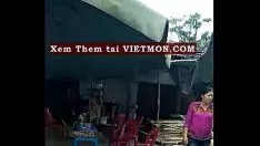 Abspielen Die vietnamesische Frau hat große Probleme mit Gia Lam, der Hauptstadt Vietnams