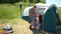 Redare Fakehub - logodnică înșelătorie își ia în fund cel mai bun prieten al soției într-o excursie în camping și ejaază pe față