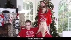 تشغيل ستيبسيس تمتص سرا قضيب زوجها خلف زوج الأم - famlust