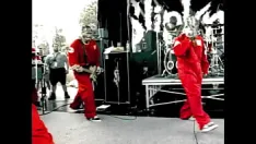 تشغيل Slipknot - بصقها [فيديو رسمي]