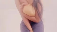 Reproducir Las estrellas porno lesbianas Rafaella25 y Brit follan duro con grandes tetas y un gran culo