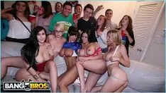 تشغيل Spangbros - pornoasterisks lisa ann، infield pot، alexis fawx and valleyrie kay overrun a hall