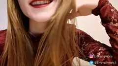 Redare Muie profundă cu Dildo Play pentru amatorul roșcat Emmi Evans