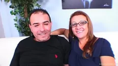 Jouer Première expérience porno hardcore d'une femme amateur brune
