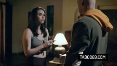 Odtwórz Intensywna sesja seksu analnego Casey Calvert ze swoim kaskaderiem