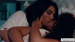 Abspielen Shemale Stiefmommy verleiht der engen Jugendpussy Hardcore Fick