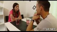 Oynat Sonunda kötü bir sürtükten çıkan ıslak delik, içi sağlam bir flogon okyanus uçurumu alır