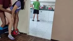 Reproducir Qué ramera es la mujer casada de mi campeón, ella chupa mi hechizo gumshoe él es cocina y no puede vernos, él quería ser un vagabundo y su mujer casada es gente realmente rica, deseo romperle el culo