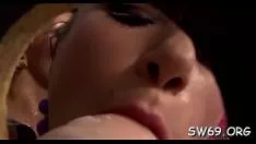 Odtwórz Hottie dostaje gładko ogolone ciasteczko rozproszone w resplendencyhole z zabawką